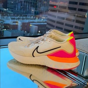 NEW Nike Renew US 8